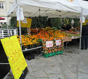 Markt auf der Piazza Sant'Antonio Nuovo