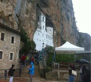 Ostrog im Berg gemeisselt Ausflug