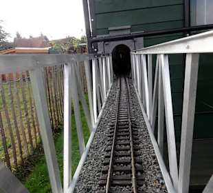 Die Ausfahrtstrecke aus dem Postwagen
