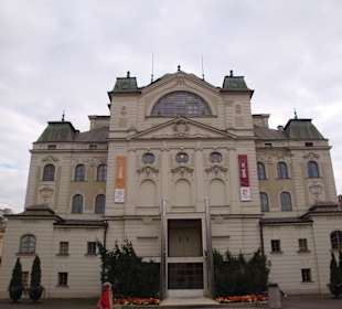 Rückseite des Theaters