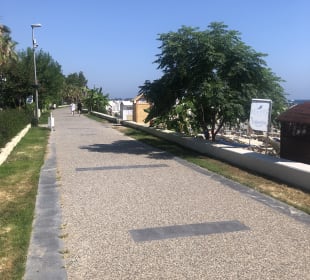 Strandpromenade Side