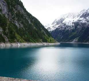 Stausee von der Staumauer aus