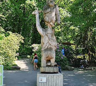 Aus Holz geschnitzt worden