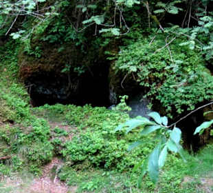 Eines der Eislöcher