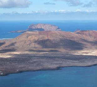 Blick vom Mirador del Rio auf  La Graciosa
