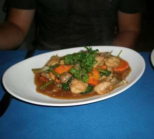 Huhn mit Gemüse und Cashewnüssen