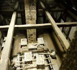 Blick in das offene Modell mit den Sudpfannen