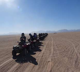 In der Wüste mit den Quads unterwegs