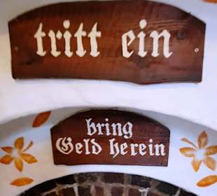 Am Eingang gute Worte