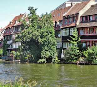 Die Häuser Klein-Venedigs am Ufer der Regnitz