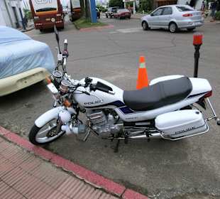 Polizei fährt tolle Kräder