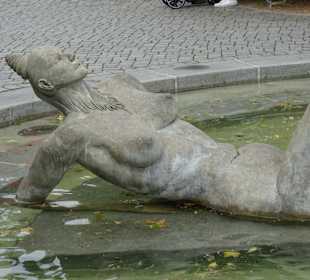 Brunnen von Peter Lenk