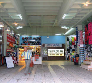 Shoppingcenter im club golden beach