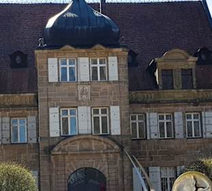 Das Hauptschloss Eingang mit Wasserbrücke