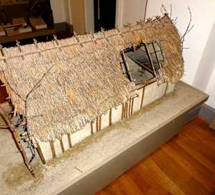 Exponate der Völkerkunde-Ausstellung