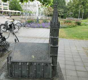 Bronzeguss-Modell der ehemaligen Ulrichskirche