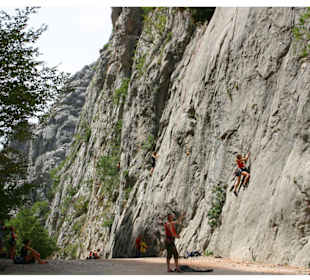 Klettern in der Paklenica Schlucht