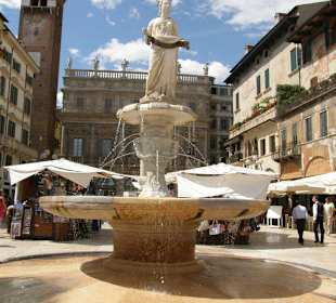 Фонтан "Мадонны Вероны"