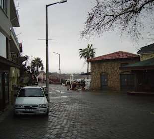 Platz vorm Elit Hotel, Ostteil 