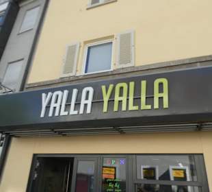 Zu einem guten Shawarma beim Yalla Yalla