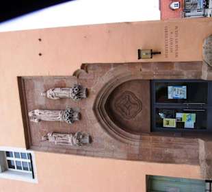 Sehenswerte Häuser schon im Ort