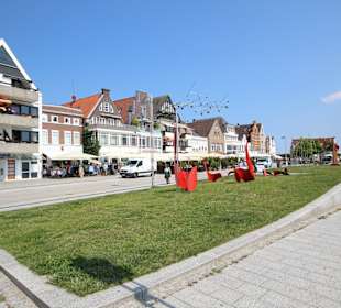 Am Fährplatz Travemünde Vorderreihe