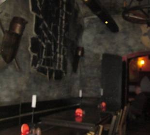 Verrauchtes Kellerlokal