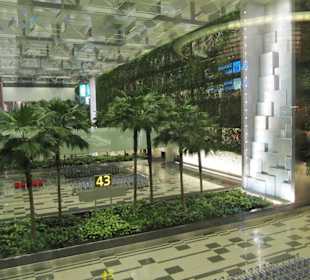 Gepäckband mit Wasserfall im Terminal 3