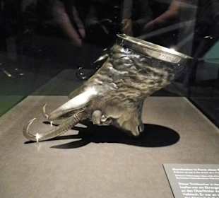 Sturzbecher werden in einem Zug geleert