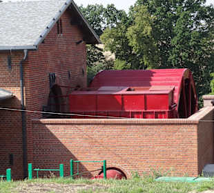 Maschinenhaus mit Wasserrad