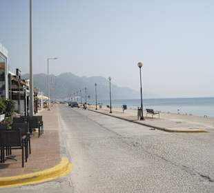 Hafenstraße im Ort Kardamena