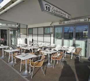 Außenplätze der Fischbude Brücke 10