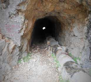 Tunnel 1