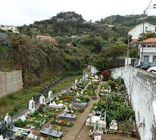 Der Friedhof am Flussbett