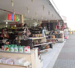 Geschäft in Kumköy