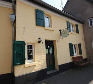 Straßen und Gebäude in Zons