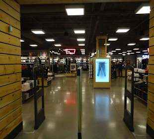 Überdacht, klimatiseirt, da macht Einkaufen Spaß.