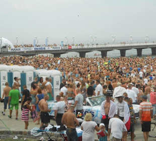 Techno Festival während Familienurlaub