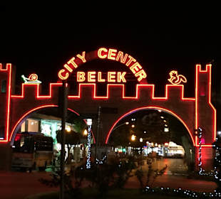City Center Belek am Abend