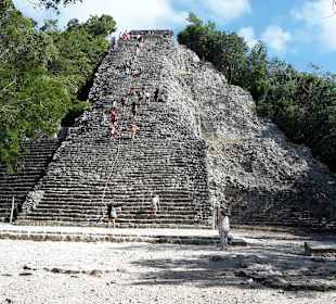 Nohoch Mul Group: 42 Meter hohe Pyramide