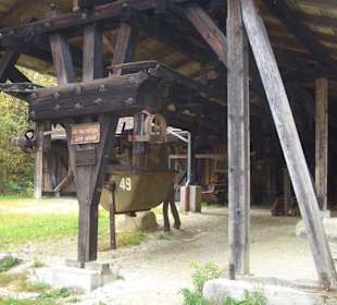 Großer Pfahl "Verladestation"