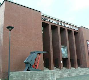 Vor dem Bergbaumuseum