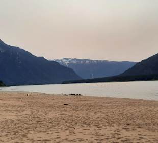 Sauberer Strand direkt am Fluß