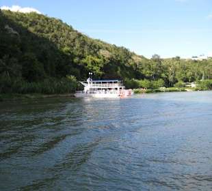 Auf dem Weg zum Künstlerdorf mit dem Raddampfer