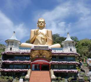 Große Buddha-Figur in Dambulla