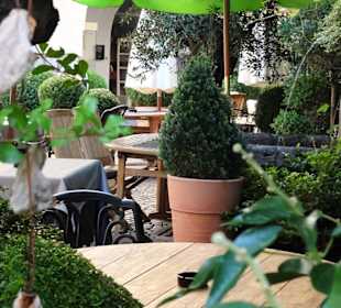 Blick auf die Terrasse des Traubenwirtes