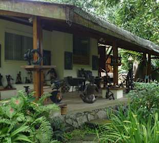 Mahé, Tom Bowers Sculpture Studio