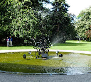 Brunnen vor dem Museum