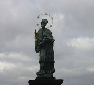 Figur auf der Karlsbrücke
