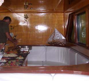 Seitlicher Blick auf das Büffet